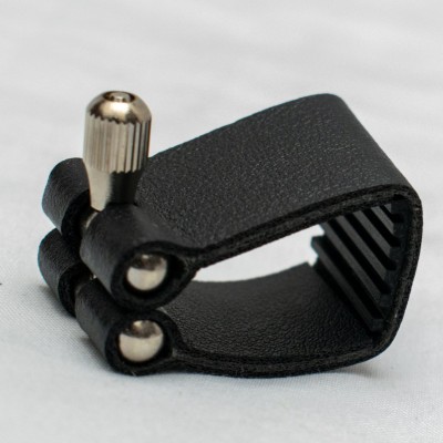 ABRAZADERA CUERO SAXO TENOR ECONÓMICA SILVER